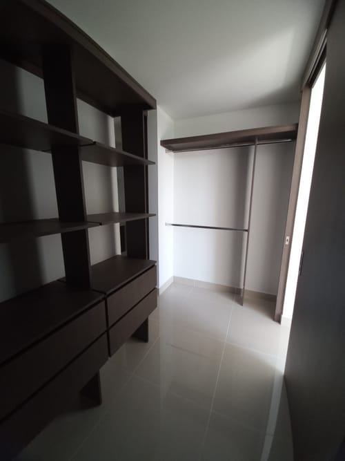 Apartamento de 3 alcobas en venta en Valle Del Lili, Cali, 98 m² · foto 5 de 19