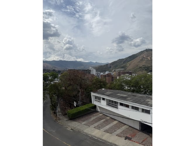 Apartamento de 3 alcobas en venta en Bellavista, Cali, 193 m² · foto 4 de 24