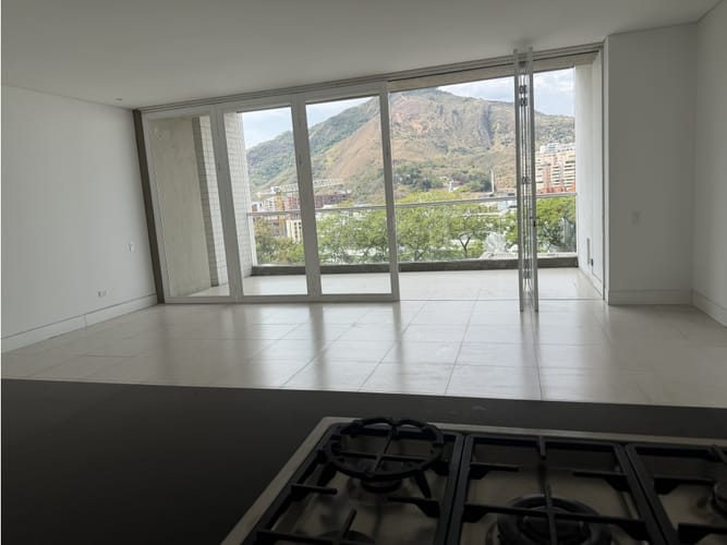 Apartamento de 3 alcobas en venta en Bellavista, Cali, 193 m² · foto 7 de 24
