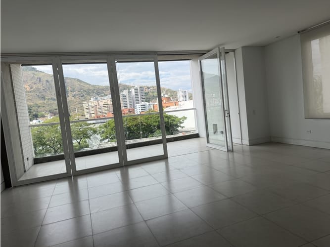 Apartamento de 3 alcobas en venta en Bellavista, Cali, 193 m² · foto 22 de 24