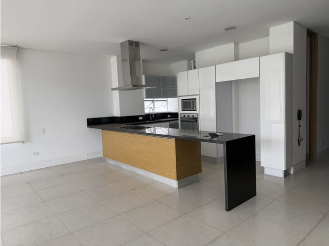 Apartamento de 3 alcobas en venta en Bellavista, Cali, 193 m² · foto 23 de 24