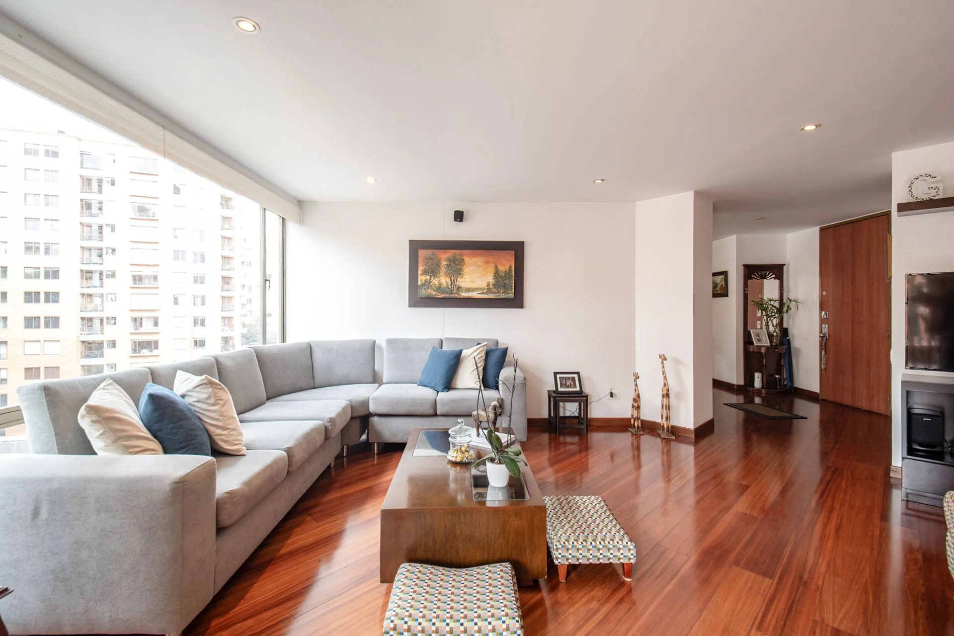 Apartamento en venta en Lagos De Cordoba, Bogotá · foto 3 de 21
