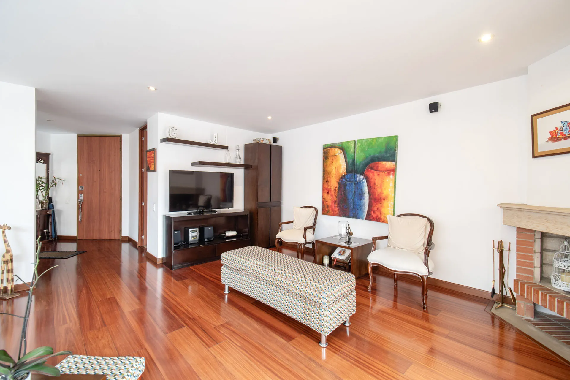 Apartamento en venta en Lagos De Cordoba, Bogotá · foto 2 de 21