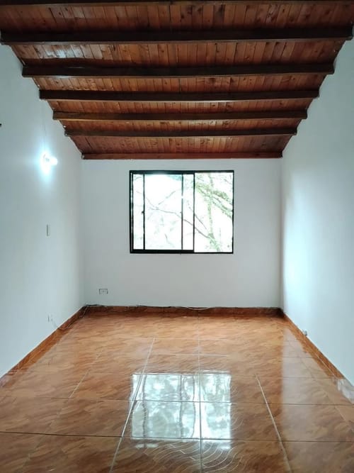 Apartamento de 3 alcobas en venta en Campo Valdes No.1, Medellín, 65 m² · foto 3 de 10