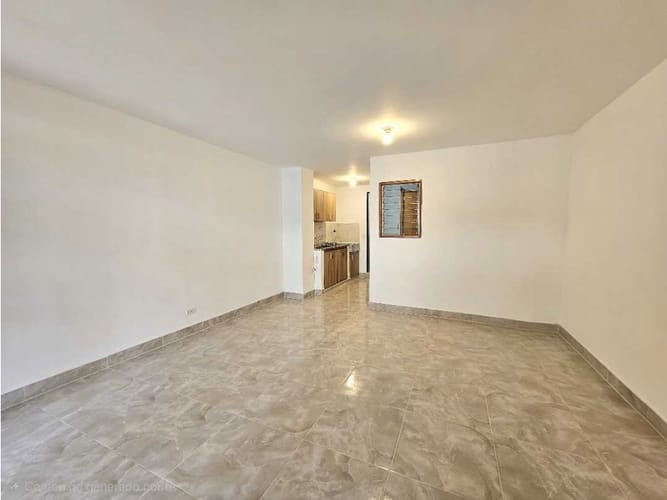 Local en venta en Simon Bolivar, Medellín, 33 m² · foto 3 de 19