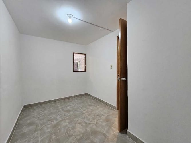 Local en venta en Simon Bolivar, Medellín, 33 m² · foto 12 de 19