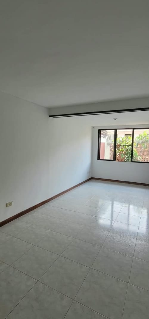 Casa de 5 alcobas en venta en Santa Anita, Cali, 235 m² · foto 18 de 24