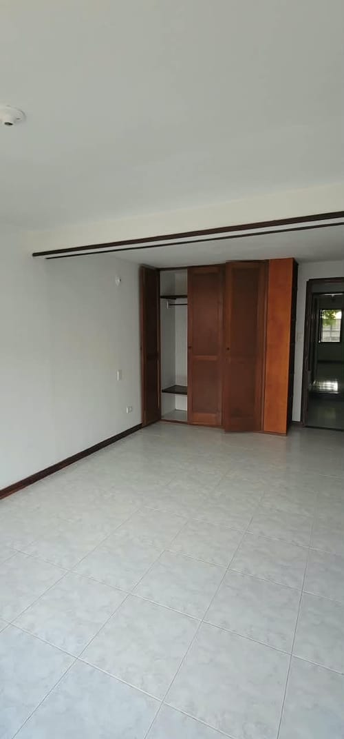 Casa de 5 alcobas en venta en Santa Anita, Cali, 235 m² · foto 16 de 24