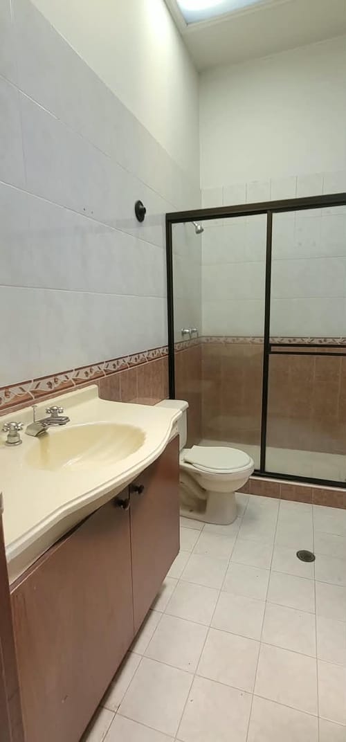 Casa de 5 alcobas en venta en Santa Anita, Cali, 235 m² · foto 12 de 24