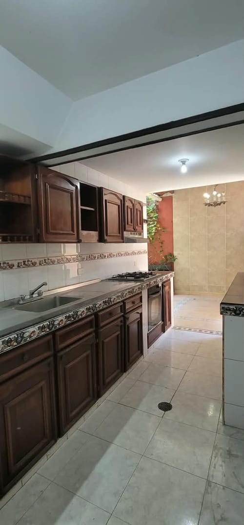 Casa de 5 alcobas en venta en Santa Anita, Cali, 235 m² · foto 5 de 24
