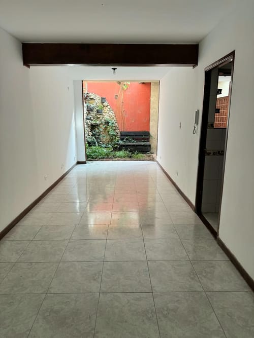 Casa de 5 alcobas en venta en Santa Anita, Cali, 235 m² · foto 9 de 24