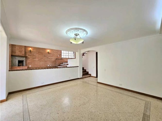 Casa de 5 alcobas en venta en Laureles, Medellín, 270 m² · foto 2 de 24