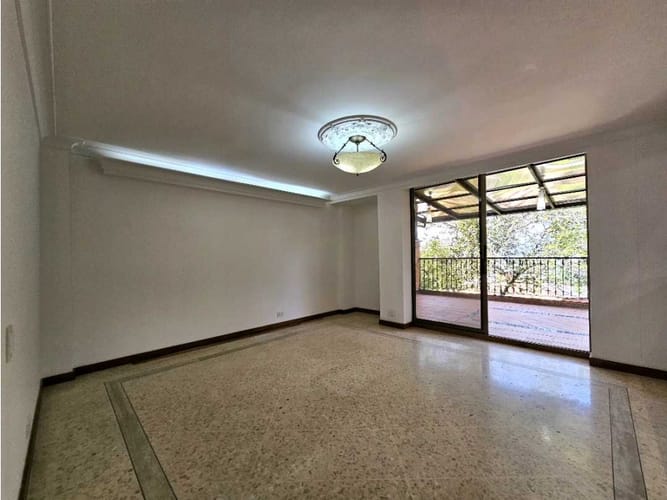 Casa de 5 alcobas en venta en Laureles, Medellín, 270 m² · foto 5 de 24