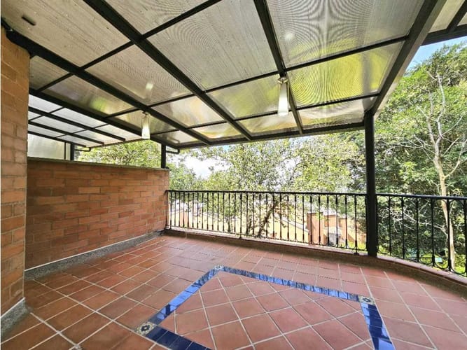 Casa de 5 alcobas en venta en Laureles, Medellín, 270 m² · foto 8 de 24