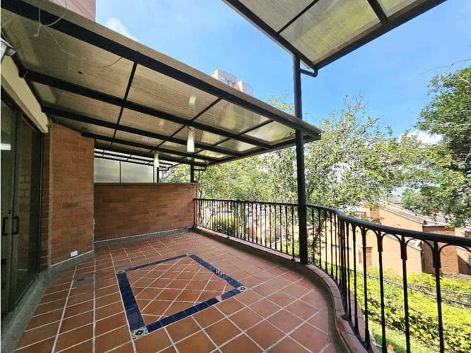 Casa de 5 alcobas en venta en Laureles, Medellín, 270 m² · foto 10 de 24