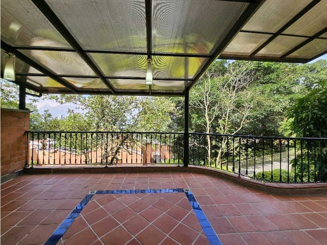 Casa de 5 alcobas en venta en Laureles, Medellín, 270 m² · foto 11 de 24