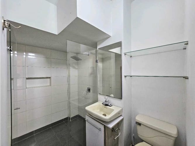 Casa de 5 alcobas en venta en Laureles, Medellín, 270 m² · foto 17 de 24