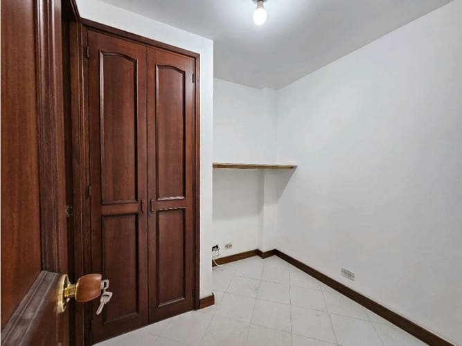 Casa de 5 alcobas en venta en Laureles, Medellín, 270 m² · foto 18 de 24