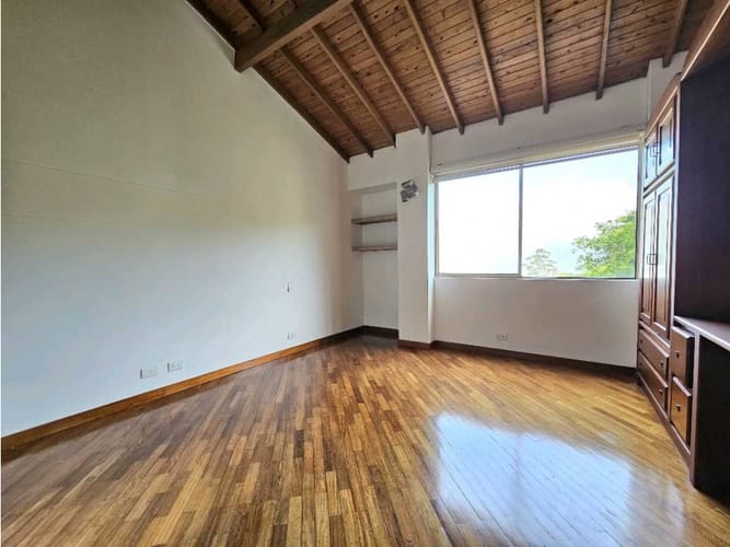 Casa de 5 alcobas en venta en Laureles, Medellín, 270 m² · foto 19 de 24
