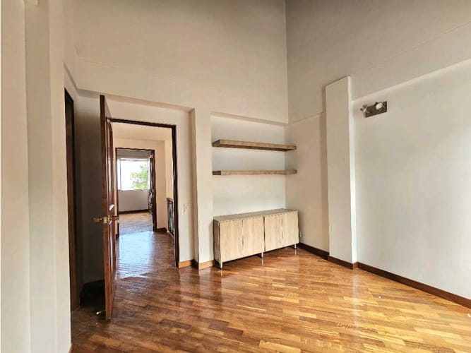 Casa de 5 alcobas en venta en Laureles, Medellín, 270 m² · foto 21 de 24