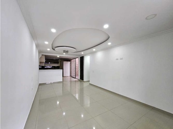 Casa de 3 alcobas en venta en El Porvenir, Rionegro, 173 m² · foto 2 de 24