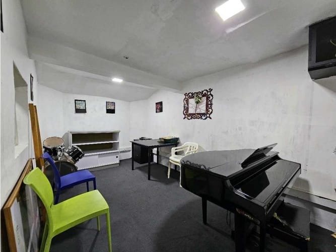 Casa de 1 alcoba en venta en Urbanizacion Nueva Andalucia, Medellín, 124 m² · foto 5 de 13