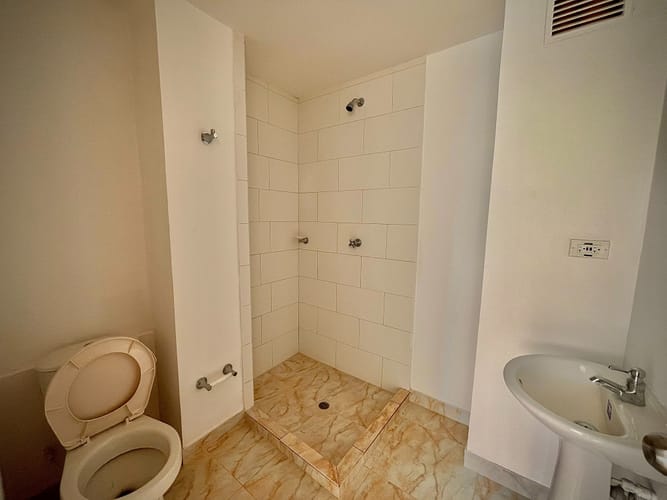 Apartamento de 2 alcobas en venta en Los Olivos, Santa Marta, 60 m² · foto 9 de 13