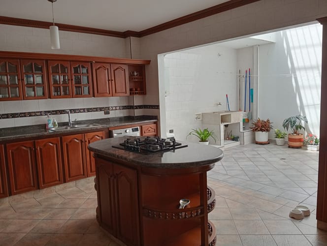 Casa de 4 alcobas en arriendo en Ciudad Jardin, Cali, 385 m² · foto 15 de 24