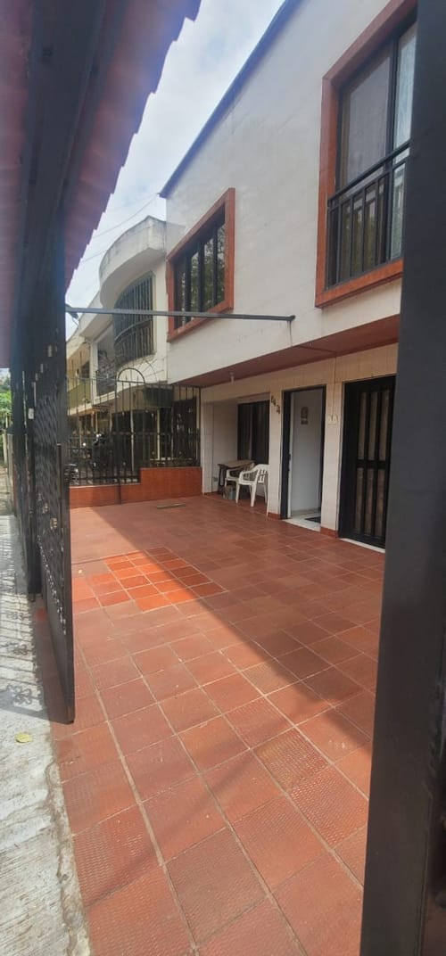 Casa de 7 alcobas en venta en El Refugio, Cali, 220 m² · foto 6 de 24