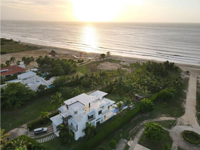 Casa de 4 alcobas en venta en Manzanillo, Cartagena, 388 m² · foto 2 de 18