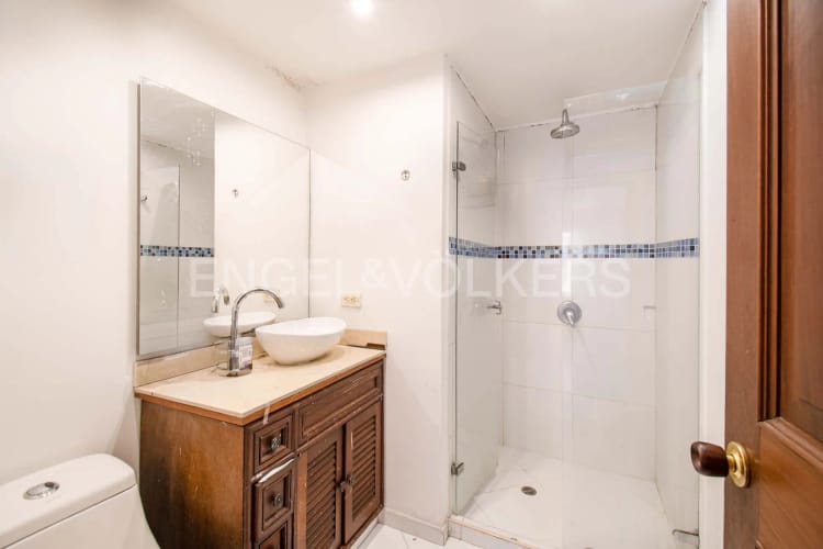 Apartamento de 3 alcobas en venta en Chicó Navarra, Bogotá, 169 m² · foto 14 de 17