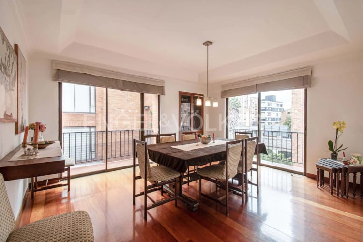 Apartamento de 3 alcobas en venta en Chicó Navarra, Bogotá, 169 m² · foto 4 de 17