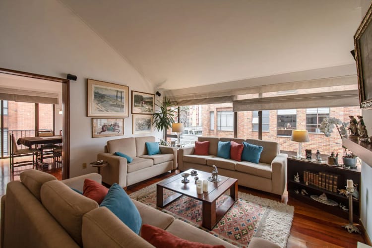 Apartamento de 3 alcobas en venta en Chicó Navarra, Bogotá, 169 m² · foto 2 de 17