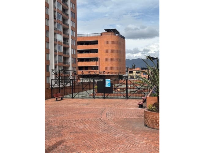 Apartamento en venta en Las Americas, Bogotá · foto 23 de 24