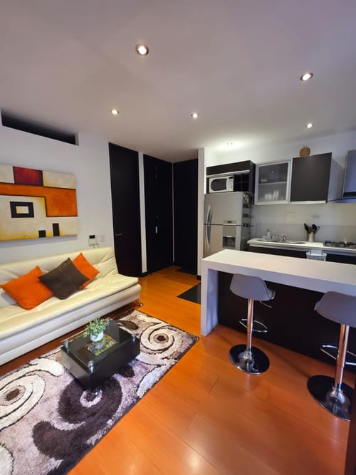 Apartamento de 1 alcoba en arriendo en Chicó Navarra, Bogotá, 43 m² · foto 2 de 16
