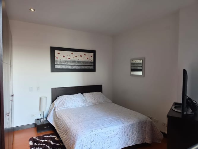 Apartamento de 1 alcoba en arriendo en Chicó Navarra, Bogotá, 43 m² · foto 11 de 16