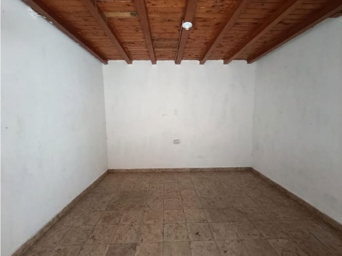 Casa de 4 alcobas en venta en La América, Medellín, 172 m² · foto 2 de 8