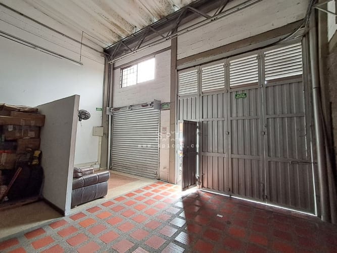 Bodega en arriendo en Fátima, Medellín, 290 m² · foto 2 de 10