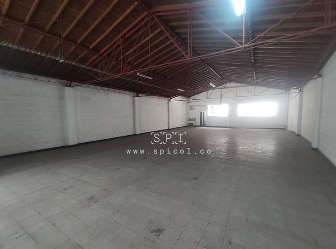 Bodega en arriendo en Viviendas Del Sur, Medellín, 288 m² · foto 5 de 12