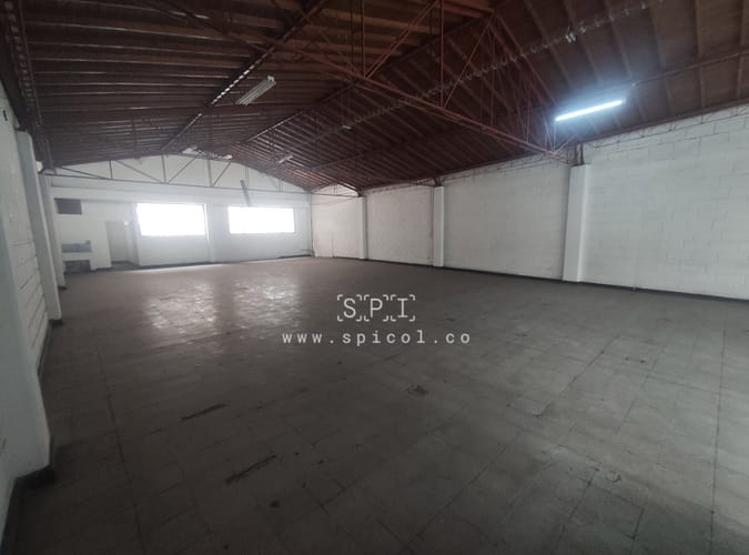 Bodega en arriendo en Viviendas Del Sur, Medellín, 288 m² · foto 7 de 12