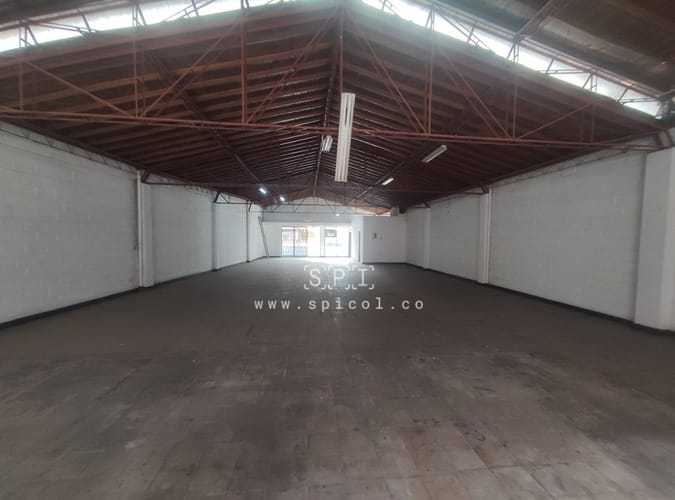 Bodega en arriendo en Viviendas Del Sur, Medellín, 288 m² · foto 9 de 12