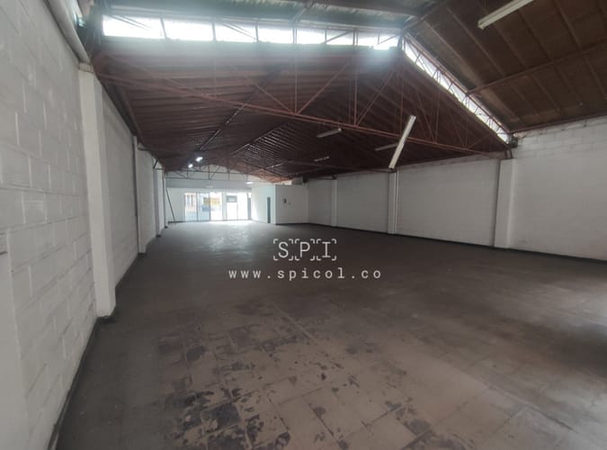 Bodega en arriendo en Viviendas Del Sur, Medellín, 288 m² · foto 10 de 12