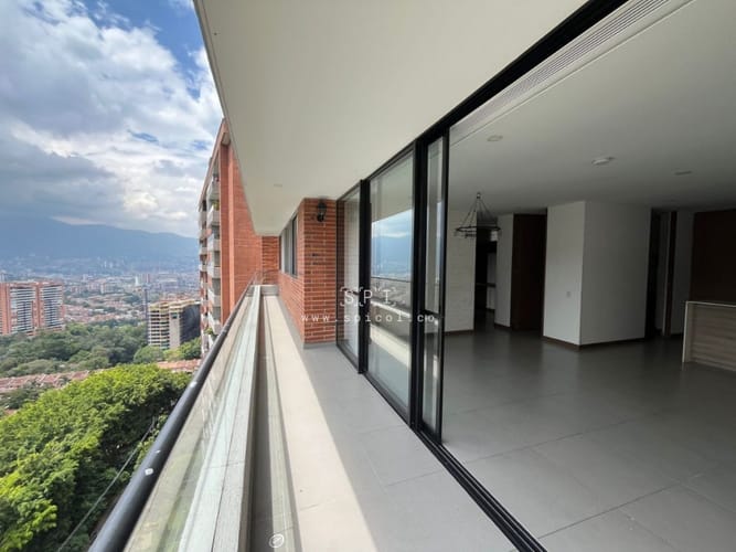 Apartamento de 3 alcobas en arriendo en Colina Campestre, Envigado, 120 m² · foto 3 de 24