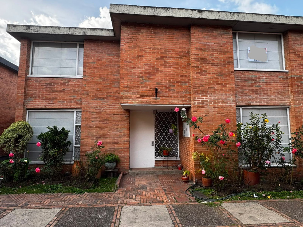 Casa en venta en Cedritos, Bogotá · foto 3 de 17