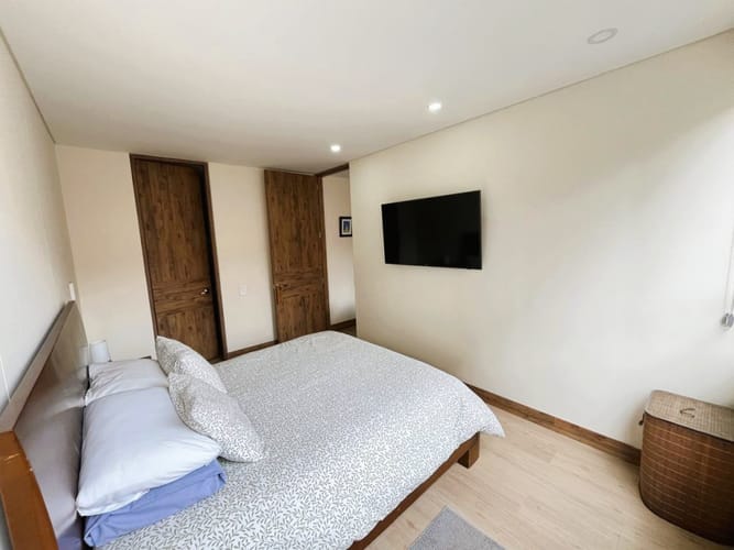 Apartamento de 1 alcoba en venta en Chico Norte, Bogotá, 55 m² · foto 13 de 24