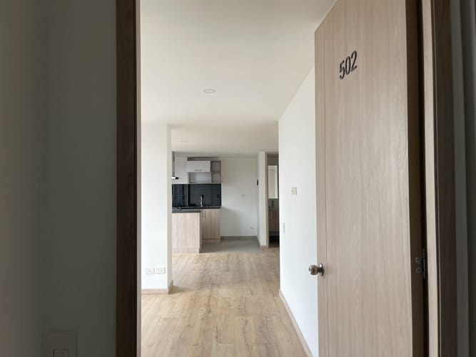 Apartamento de 1 alcoba en venta en La Alborada, Bogotá, 42 m² · foto 2 de 18