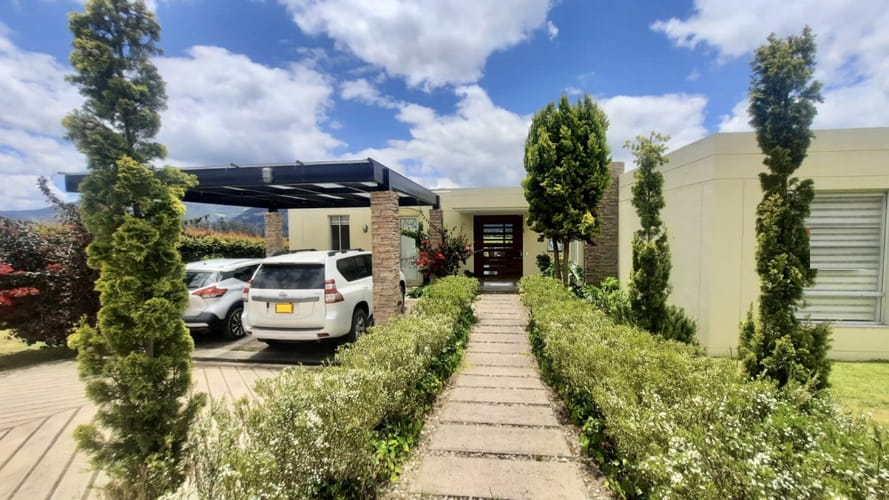 Casa de 4 alcobas en arriendo en Centro, Sopó, 287 m² · foto 3 de 24
