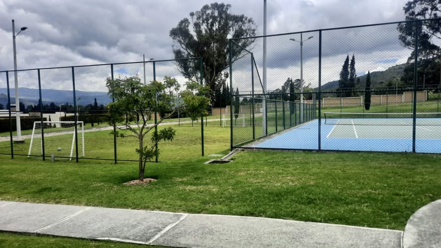 Casa de 4 alcobas en arriendo en Centro, Sopó, 287 m² · foto 18 de 24
