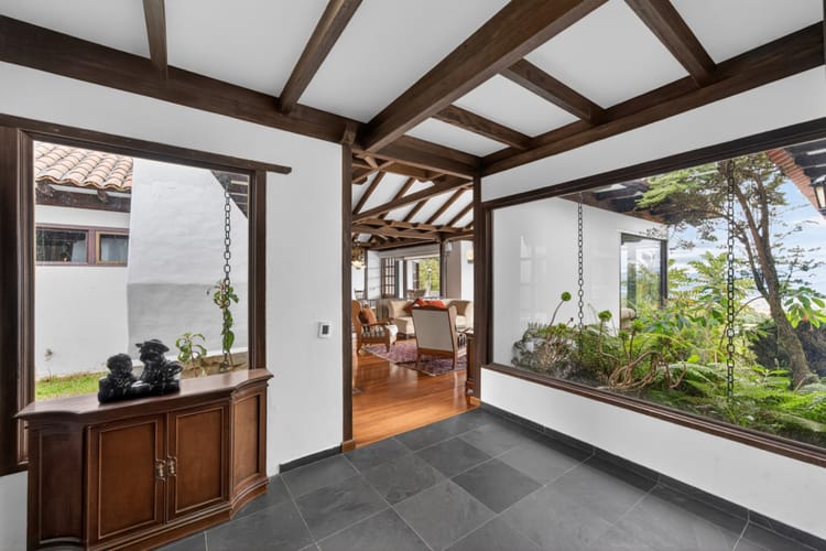 Casa de 5 alcobas en venta en Yerbabuena, Chía, 614 m² · foto 2 de 17
