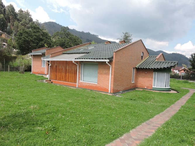Casa de 4 alcobas en arriendo en El Abra, Cota, 318 m² · foto 3 de 17